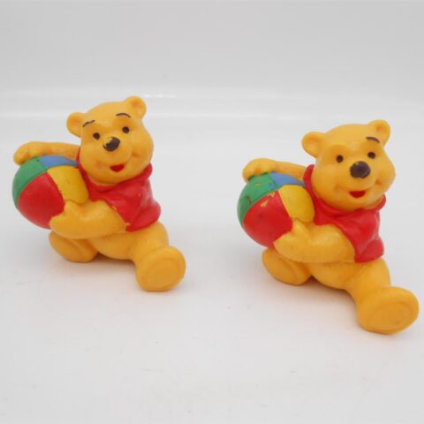 2x Bullyland Winnie Puuh Figur mit Ball 80er 90er Vintage