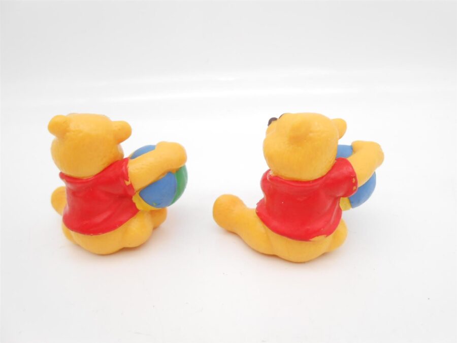 2x Bullyland Winnie Puuh Figur mit Ball 80er 90er Vintage