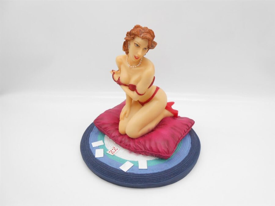 3 Damen Figuren leicht bekleidet Girl Deko Konvolut