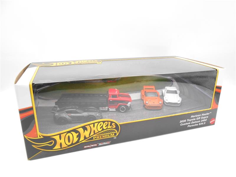 Hot Wheels Premium Diorama Toyota Supra Datsun 240Z Hauler Porsche