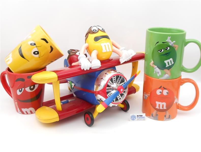 M&M Set! 4 Tassen und Smartis Spender Flugzeug Bonbonspender Sammler
