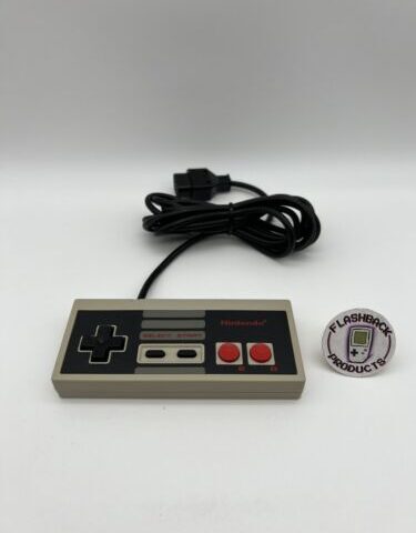 Nintendo NES-004E Gamepad/ Controller Zustand: Gut