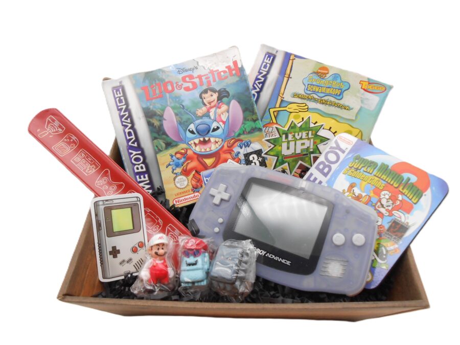 PRÄSENTKORB "Gameboy Advance" Nintendo + 2 Spiele in OVP Retro Geschenkidee