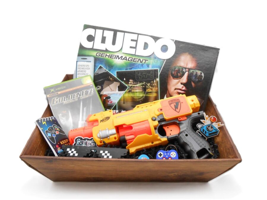PRÄSENTKORB "Geheimagent" Nerf Xbox Classic Golden Eye Cluedo Geschenkidee