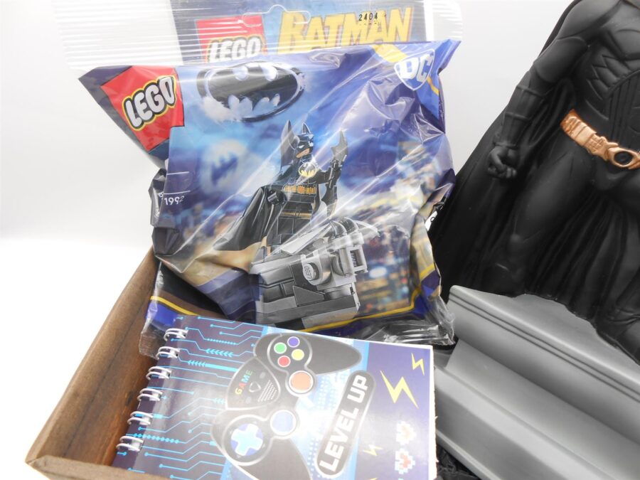 PRÄSENTKORB "Lego Batman Nintendo Wii" Spiel + Batman Spardose + Lego Set