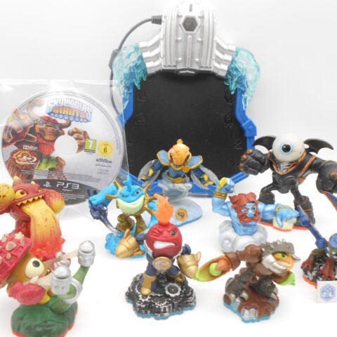 SKYLANDERS Portal of Power + PS3 Spiel Skylanders Giants + 9 Figuen Set