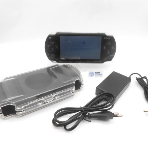 Sony PSP PlayStation Portable Konsole 1004 + Case & Ladekabel Zustand Gut