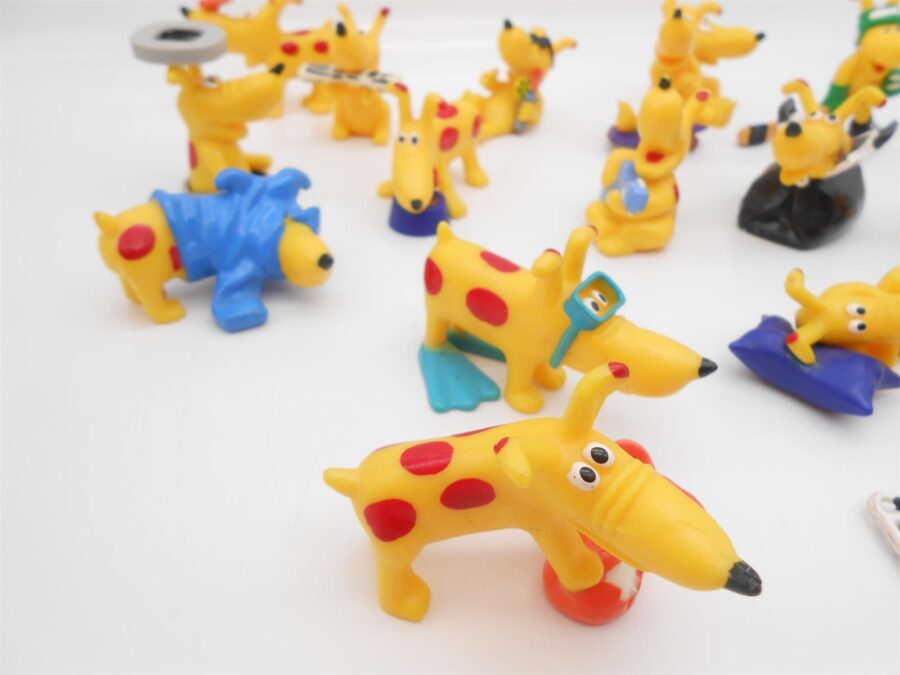 Werbefiguren C&A - Hund "Schnuppi" - 17 Stück ca 6 cm